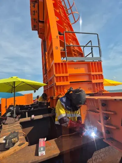 Offshore platform crane structural welding